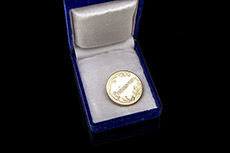 Монета сувенирная «Работать»