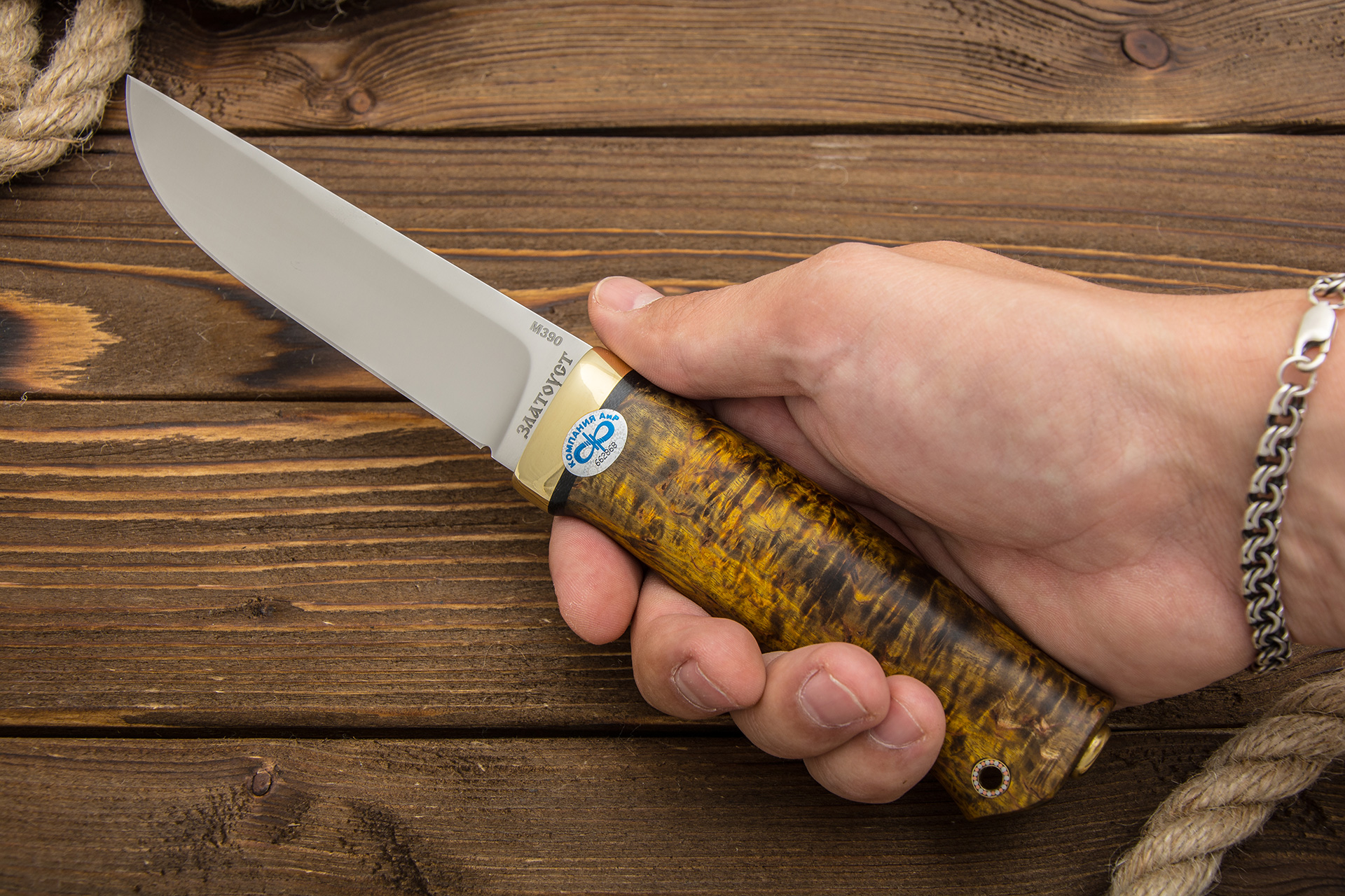 Нож Следопыт (М390, Стабилизированная древесина, Латунь)