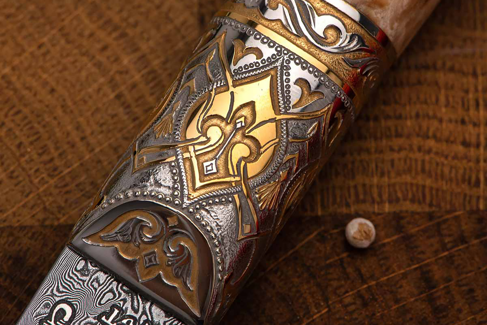 Нож Пчак подарочный (Дамаск ZDI-1016, Стабилизированная карельская береза, Латунь)