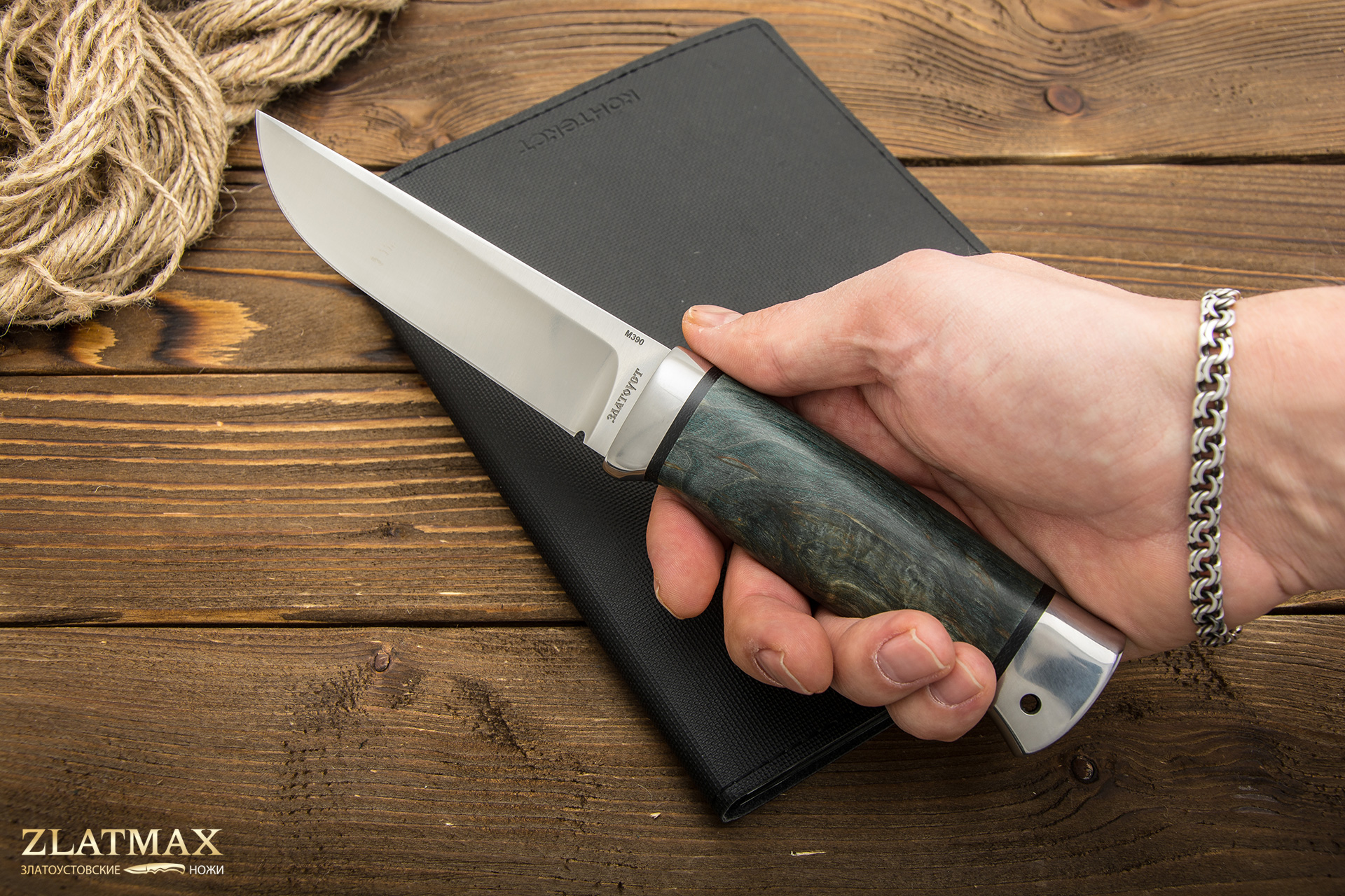 Нож Следопыт (М390, Стабилизированная карельская береза лазурная, Нержавеющая сталь)