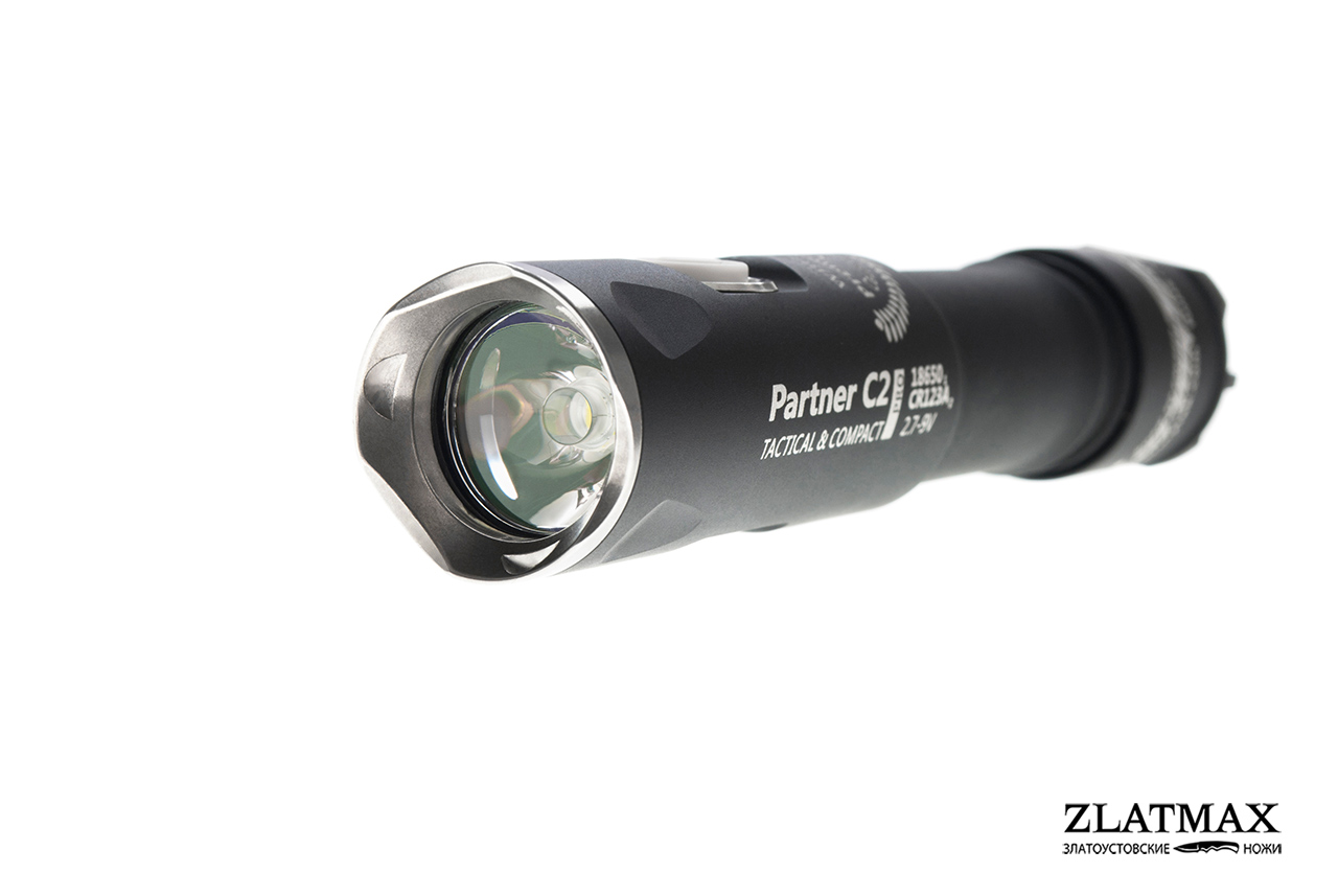Тактический фонарь Armytek Partner C2 Pro v3 тёплый свет