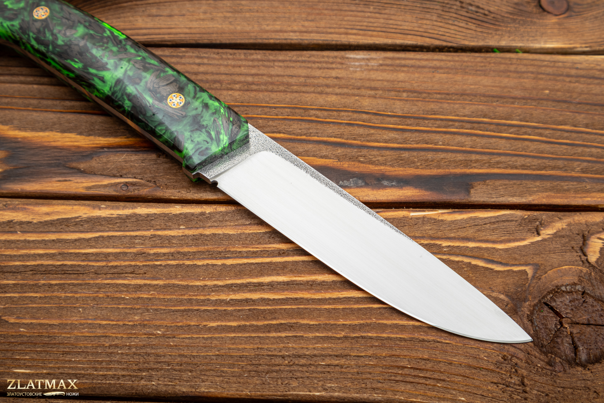 Нож Фантом (N690, Накладки Карбон зеленый, Сатинирование клинка)