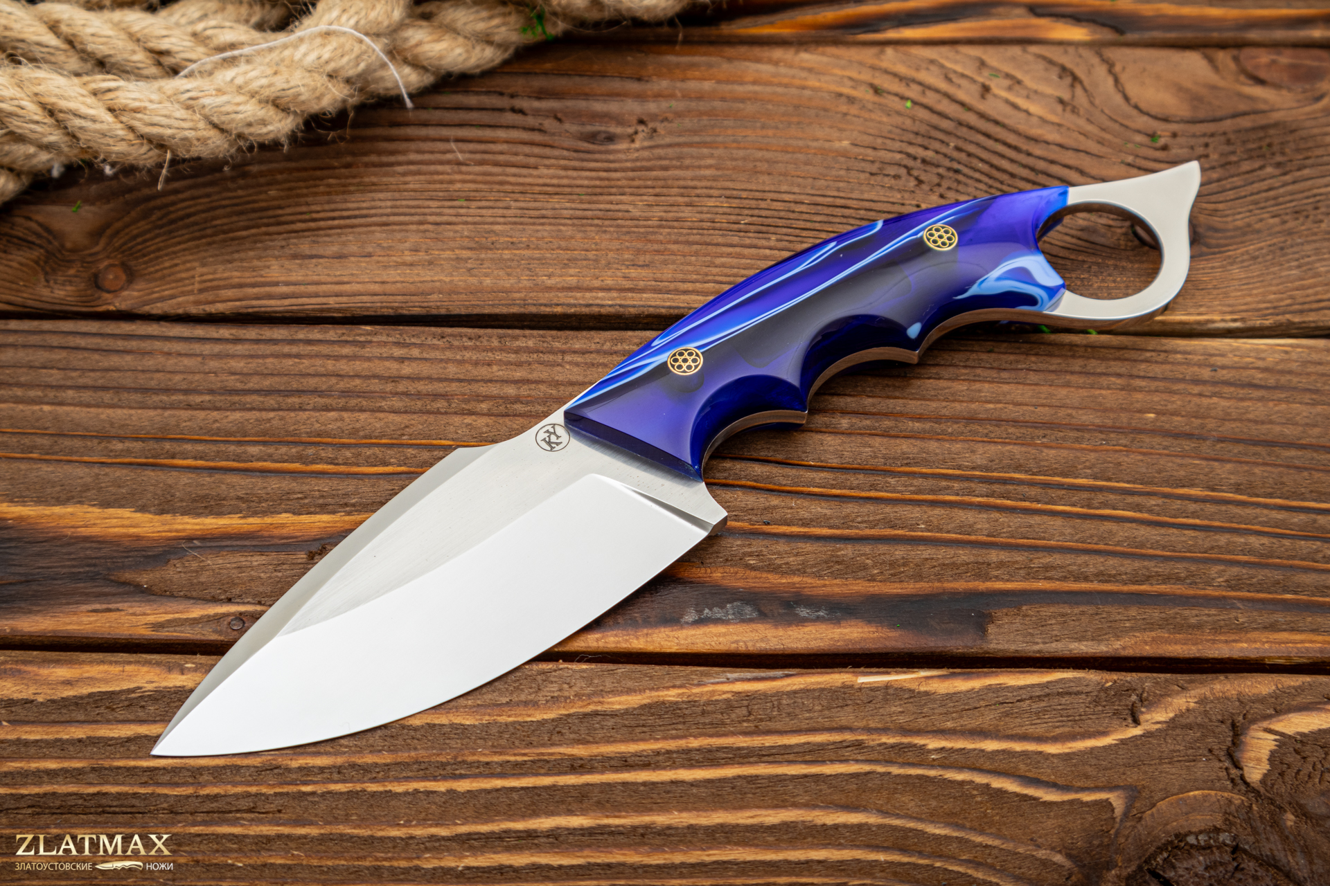 Нож Fang (N690, Накладки композит)