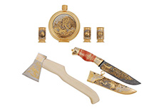 Дорогие подарки купить в Челябинске: Набор «Таёжный-2» (нож, фляжка, стопки и топорик)