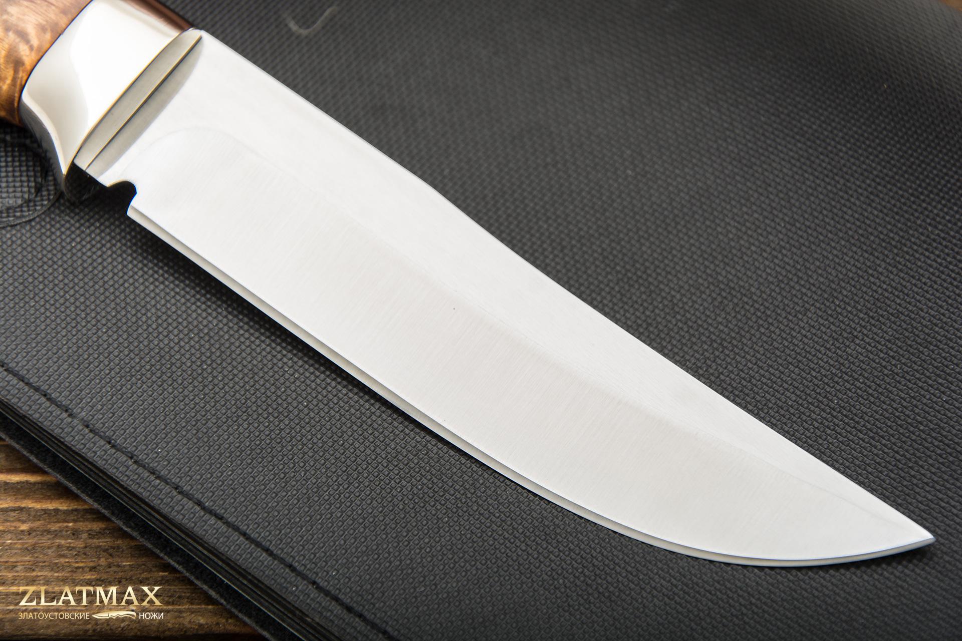 Нож Ястреб (100Х13М, Стабилизированная карельская береза, Металлический)