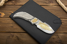 Складной нож Бобёр (40Х10С2М (ЭИ-107), Накладки металлические имитация дамаска, Золочение рисунка на клинке)