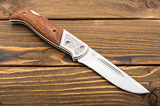 Складной нож Оса с долами (40Х10С2М (ЭИ-107), Накладки орех)