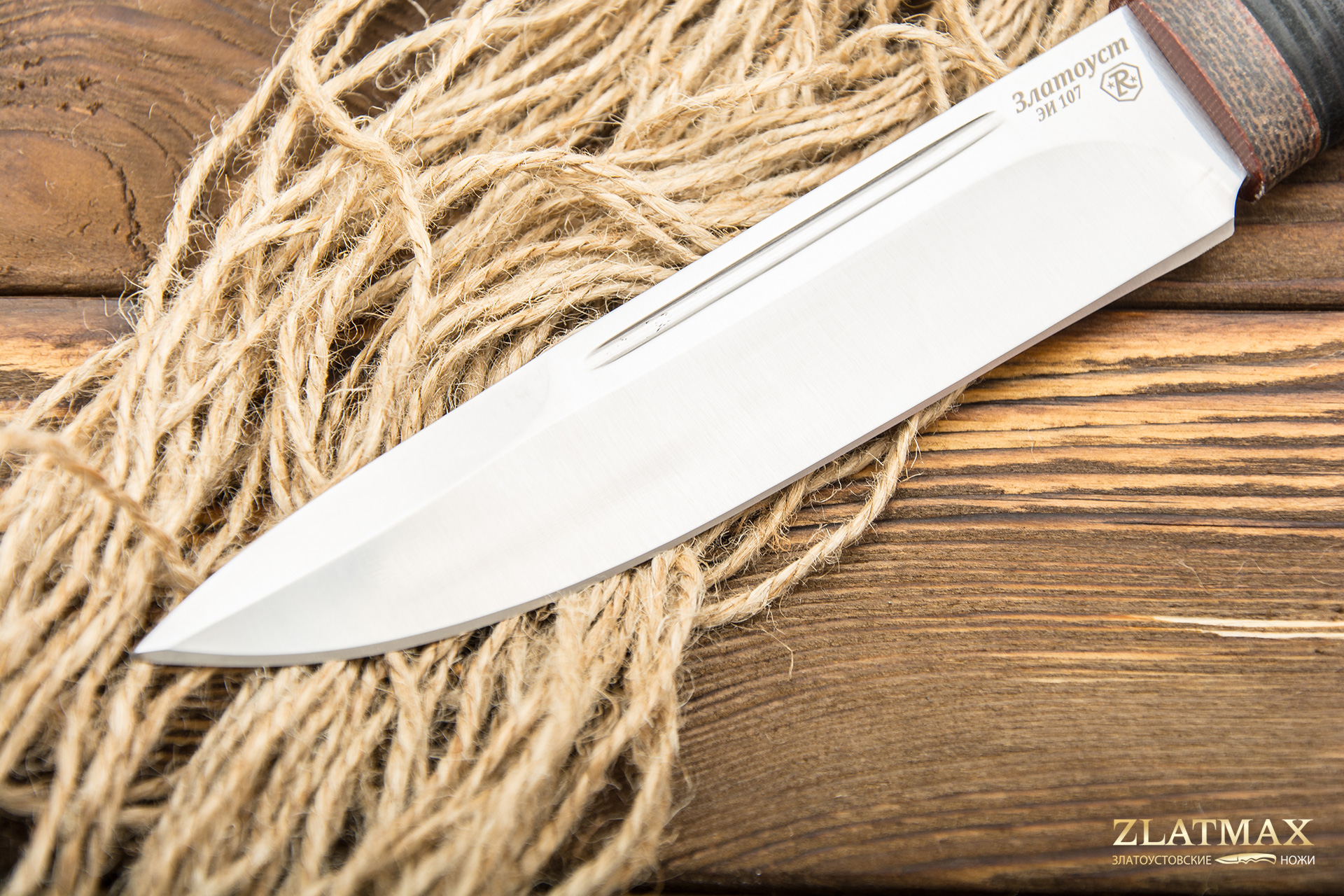 Нож Комбат с долами (40Х10С2М, Наборная кожа, Текстолит)